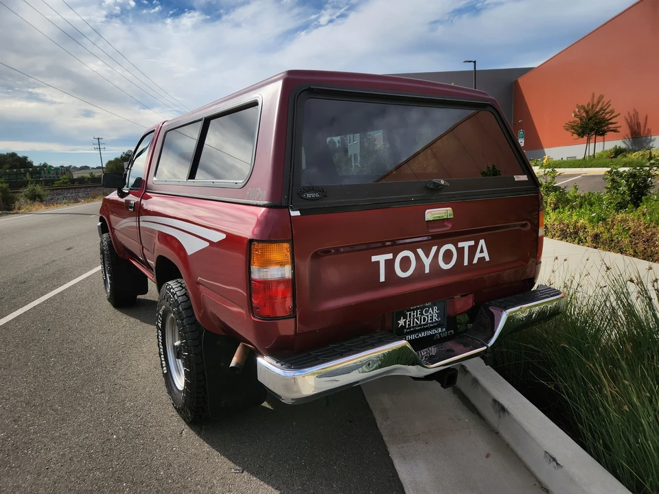1990 Toyota Hilux 5th Gen - Image 17 of 31
