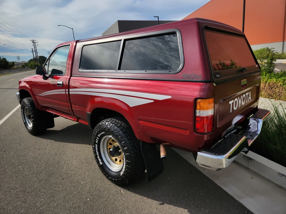 1990 Toyota Hilux 5th Gen - Image 14 of 31