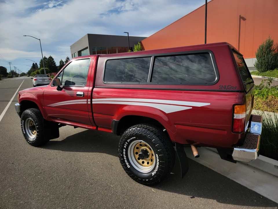 1990 Toyota Hilux 5th Gen - Image 13 of 31