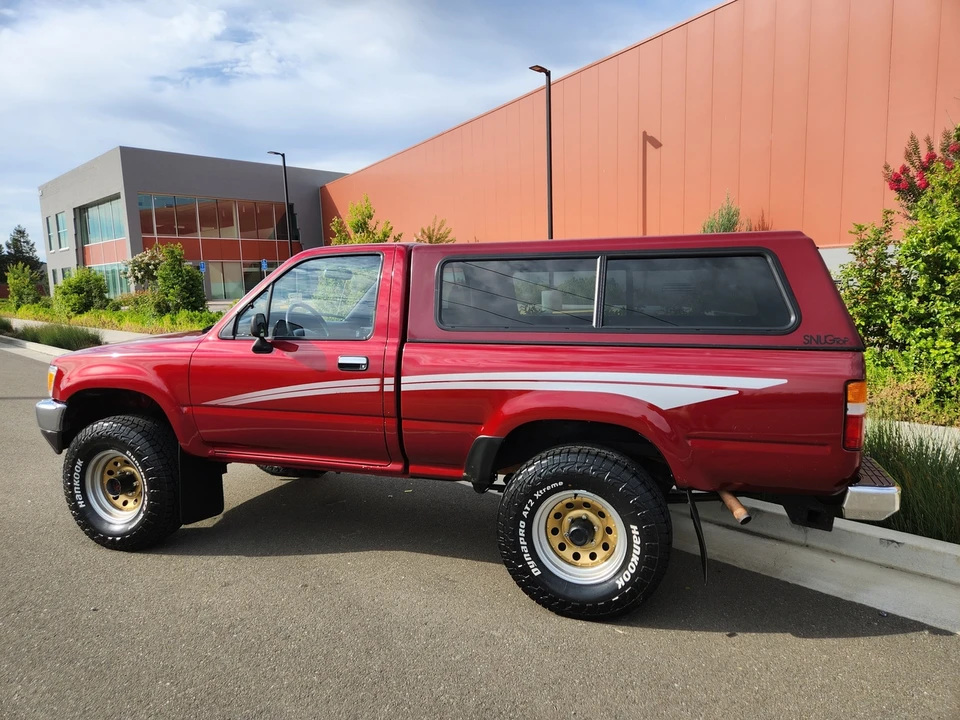1990 Toyota Hilux 5th Gen - Image 12 of 31