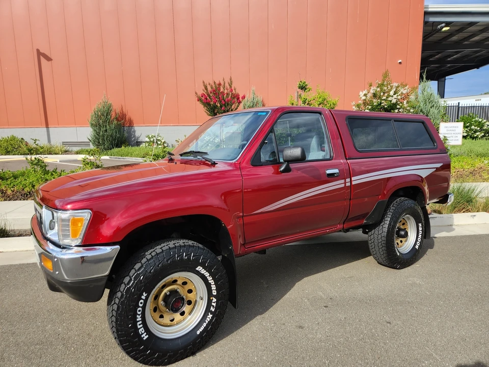 1990 Toyota Hilux 5th Gen - Image 8 of 31