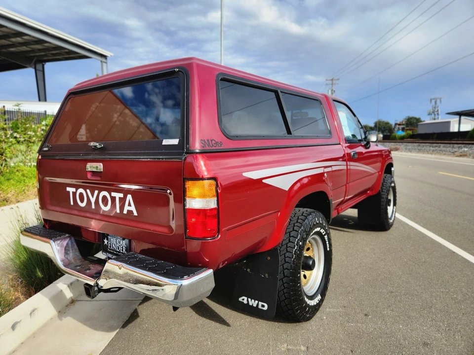 1990 Toyota Hilux 5th Gen - Image 21 of 31