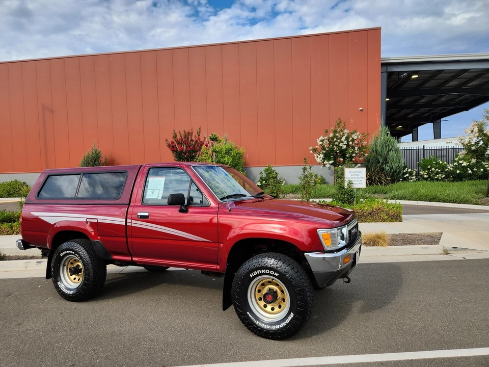 1990 Toyota Hilux 5th Gen - Image 29 of 31