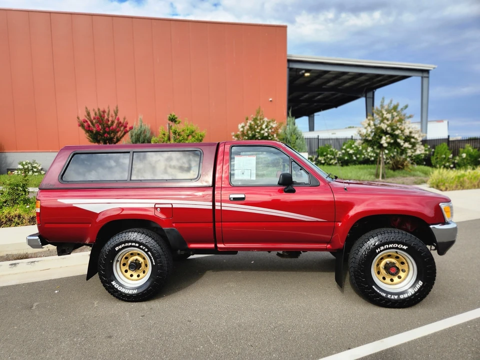 1990 Toyota Hilux 5th Gen - Image 27 of 31