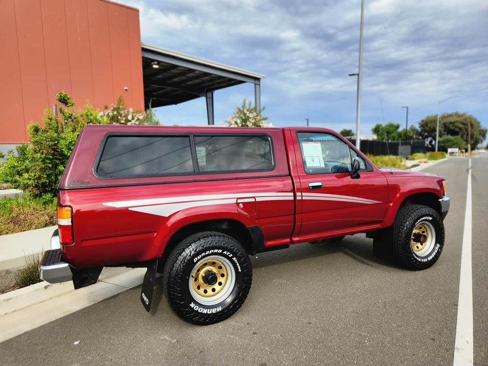 1990 Toyota Hilux 5th Gen - Image 24 of 31