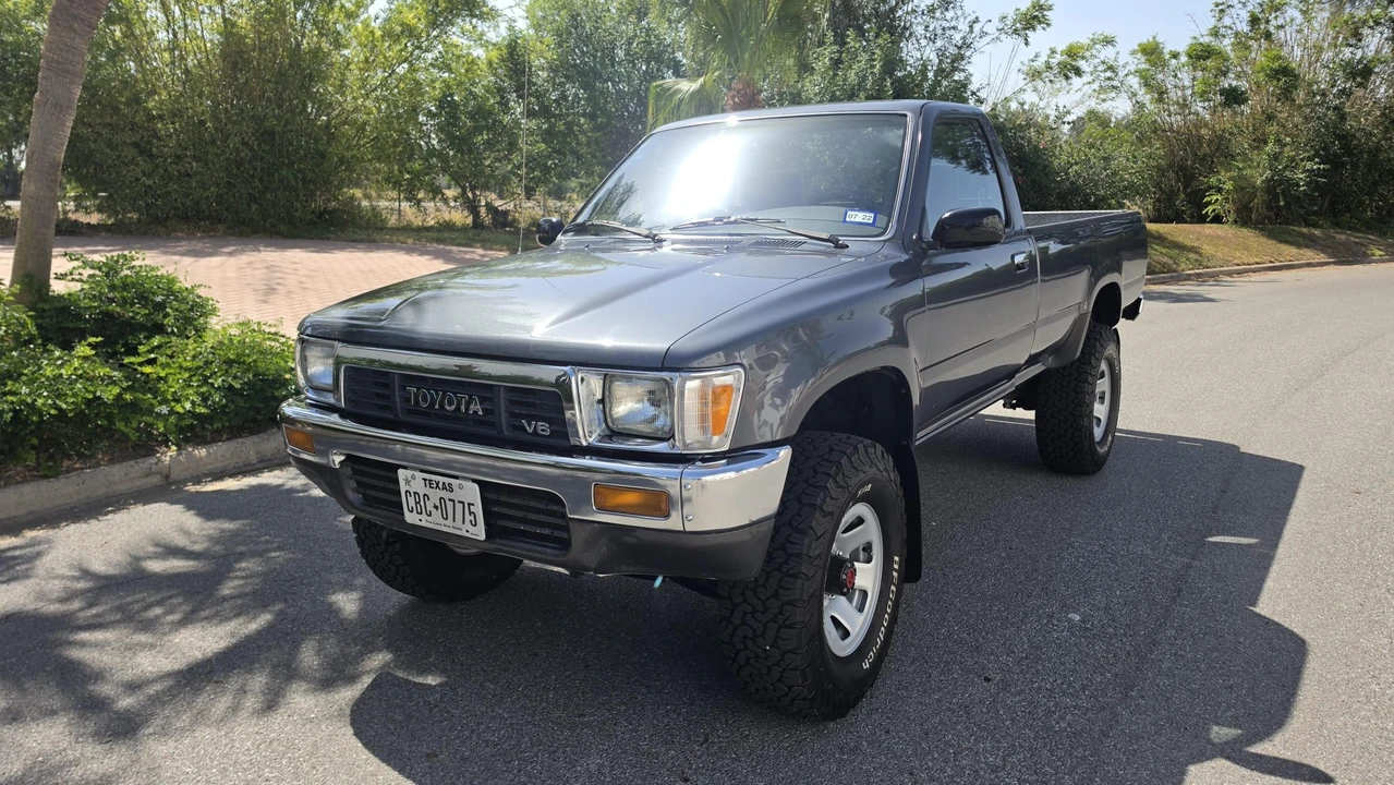 1990 Toyota Hilux 5th Gen - Image 3 of 31