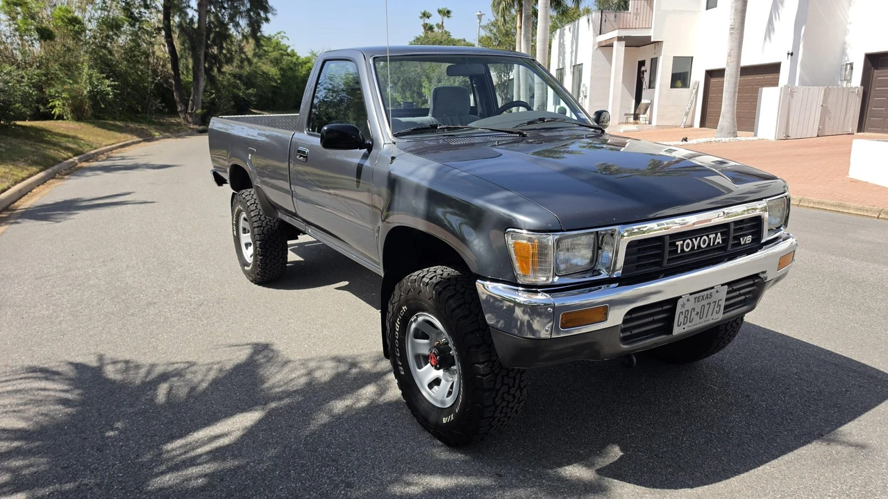 1990 Toyota Hilux 5th Gen - Image 14 of 31