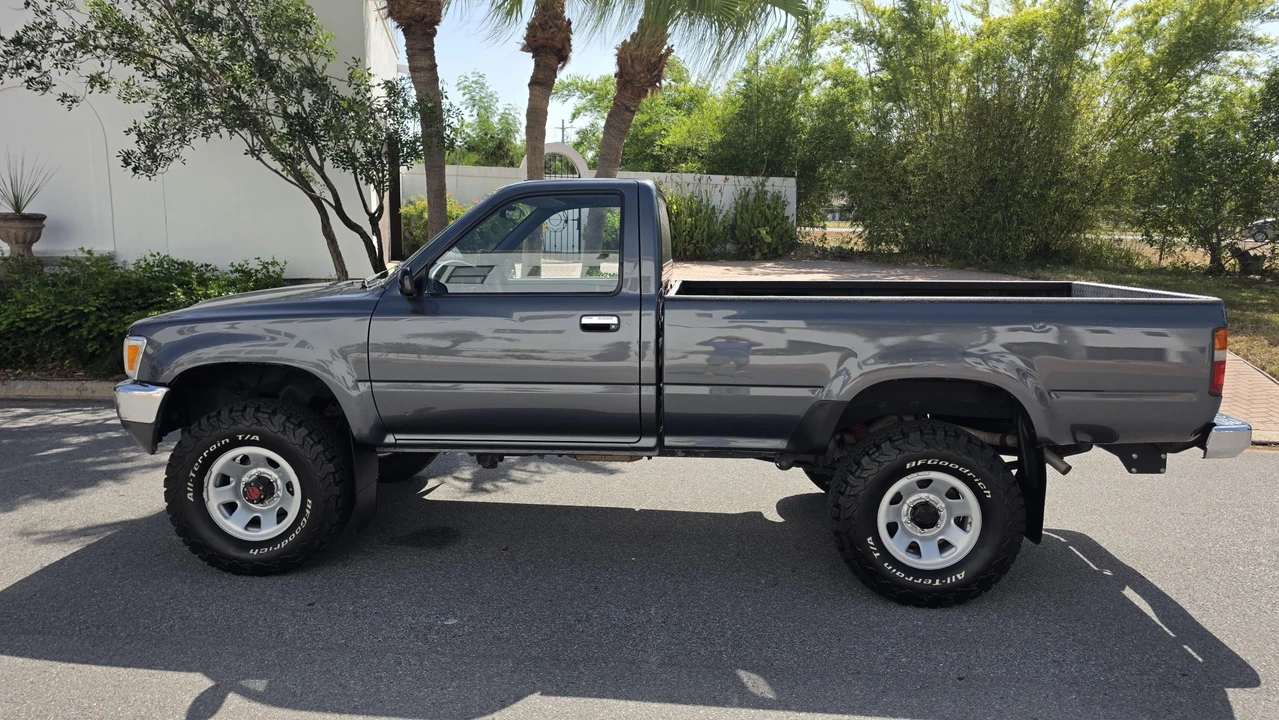 1990 Toyota Hilux 5th Gen - Image 6 of 31