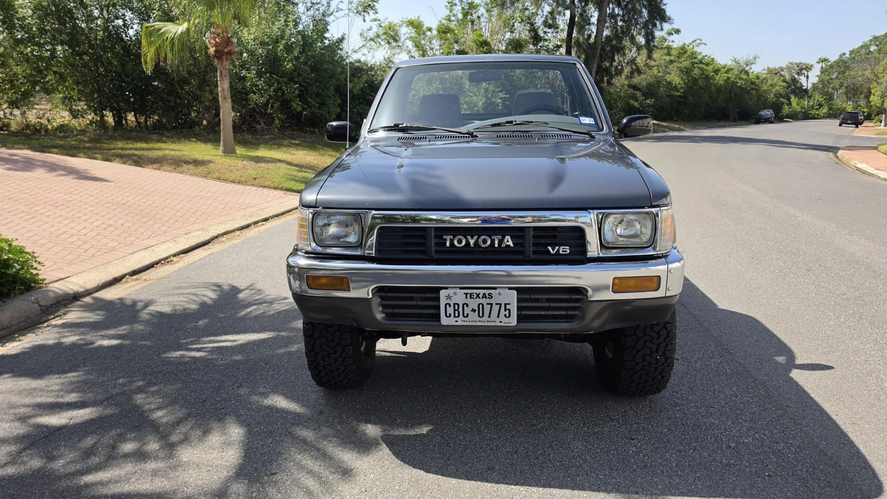 1990 Toyota Hilux 5th Gen - Image 15 of 31