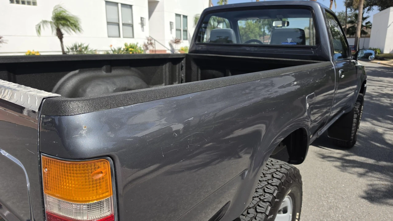 1990 Toyota Hilux 5th Gen - Image 23 of 31