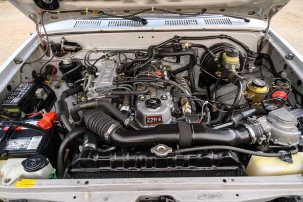 1990 Toyota Hilux 5th Gen - Image 6 of 7