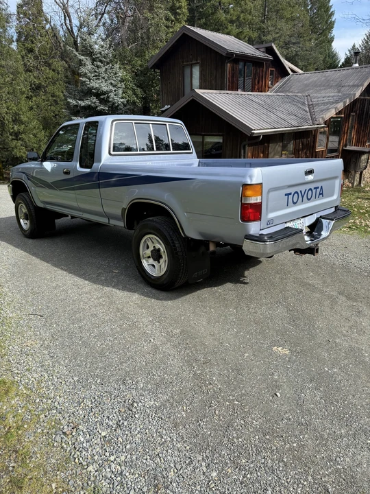 1990 Toyota Hilux 5th Gen - Image 15 of 21
