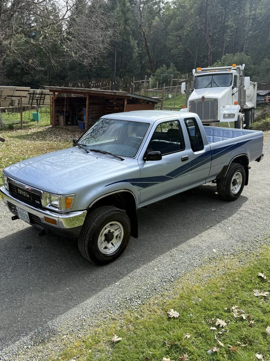 1990 Toyota Hilux 5th Gen - Image 2 of 21