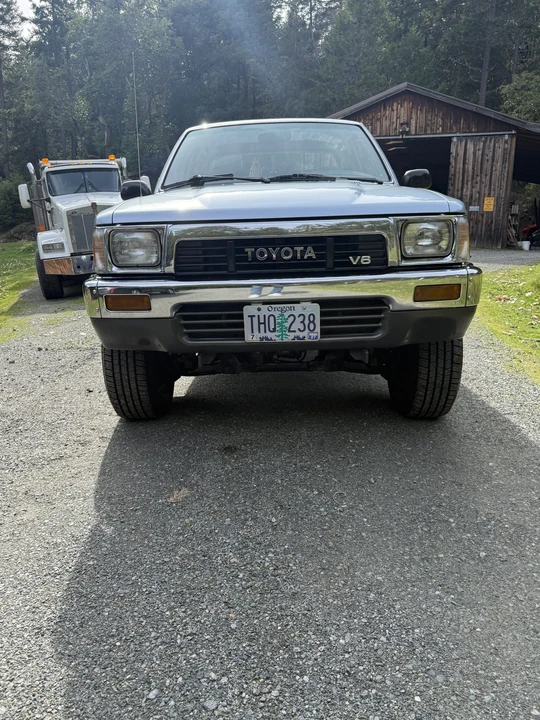 1990 Toyota Hilux 5th Gen - Image 5 of 21