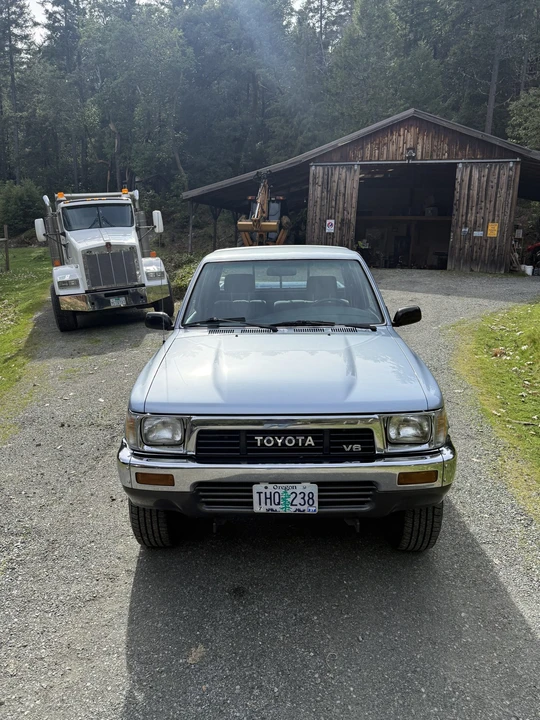 1990 Toyota Hilux 5th Gen - Image 4 of 21