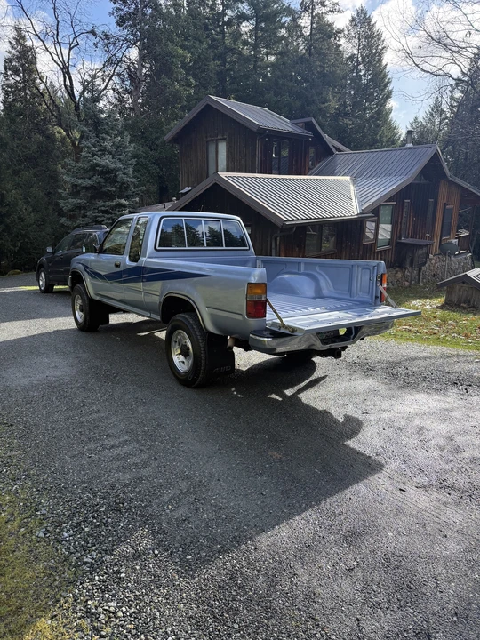 1990 Toyota Hilux 5th Gen - Image 13 of 21