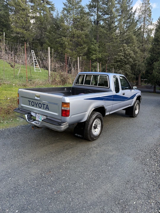 1990 Toyota Hilux 5th Gen - Image 6 of 21