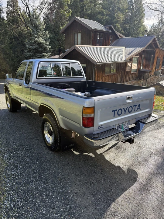1990 Toyota Hilux 5th Gen - Image 14 of 21