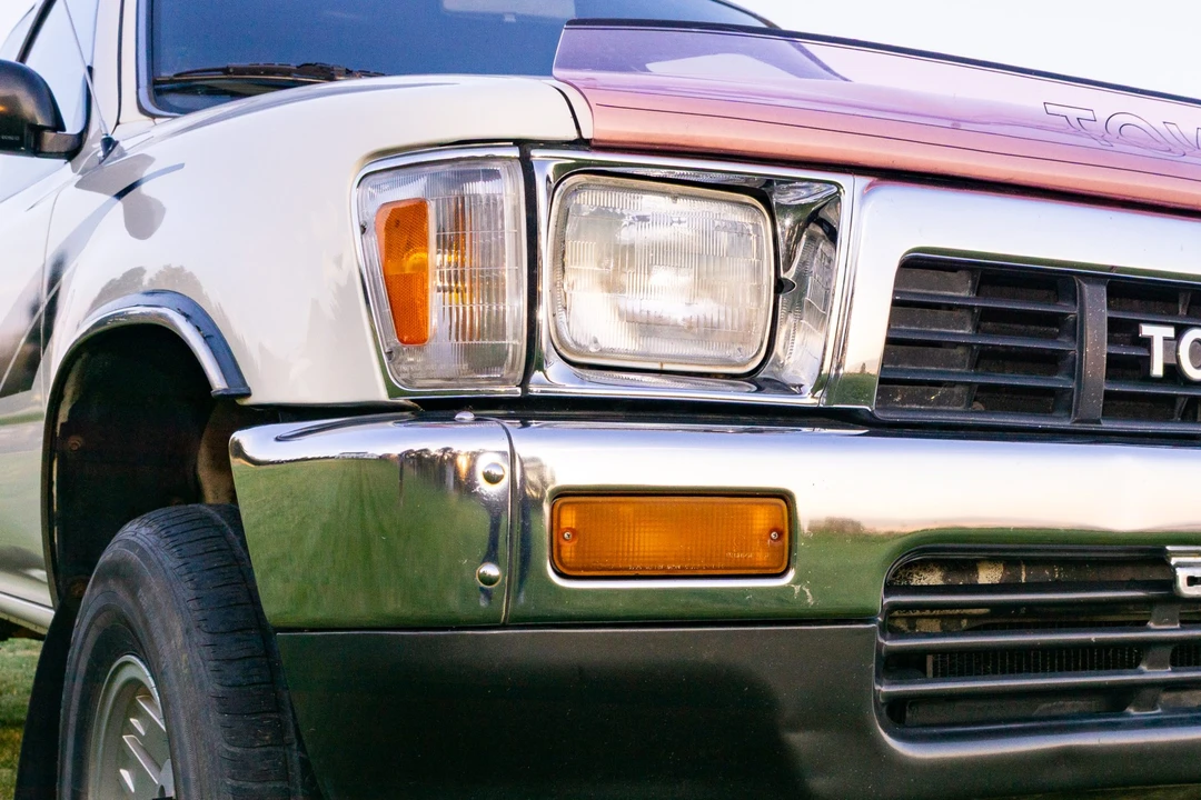 1990 Toyota - Image 12 of 31