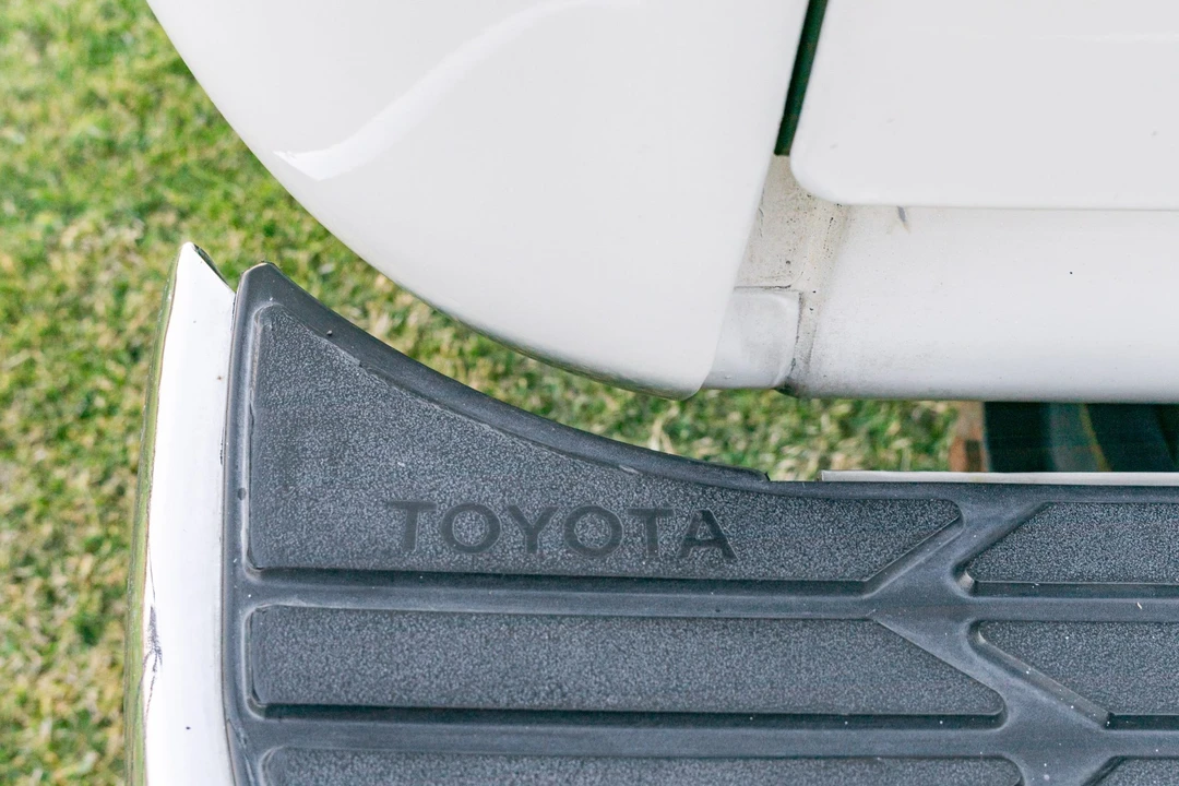 1990 Toyota - Image 21 of 31