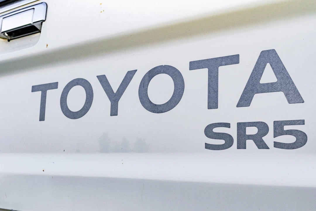 1990 Toyota - Image 28 of 31