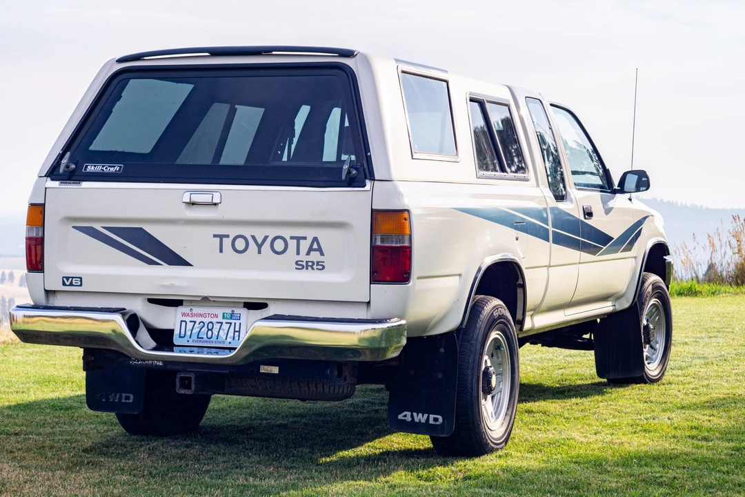 1990 Toyota - Image 6 of 31