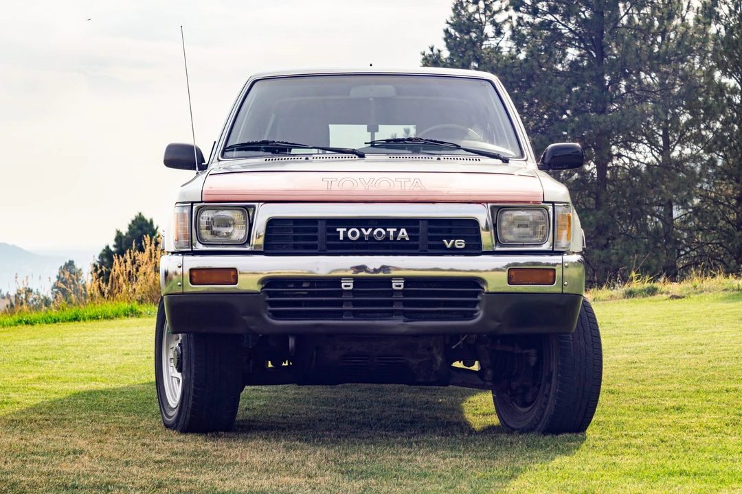 1990 Toyota - Image 8 of 31