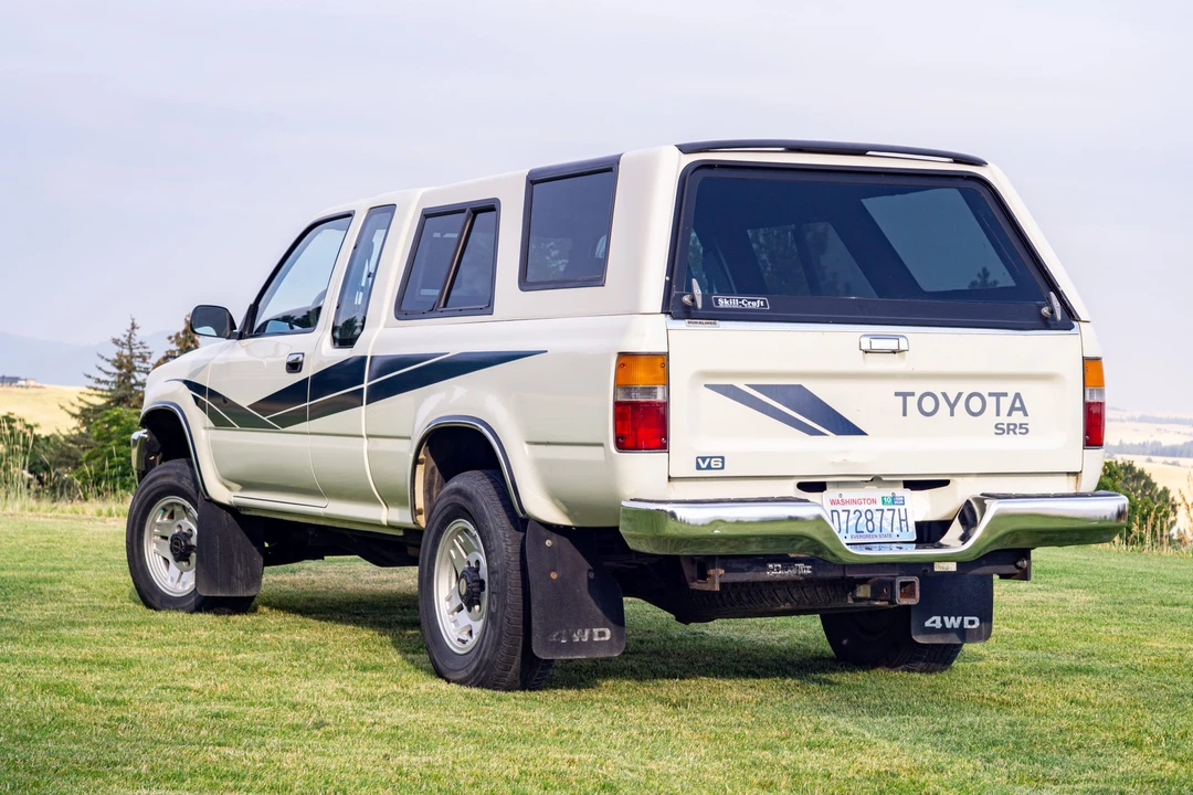 1990 Toyota - Image 4 of 31