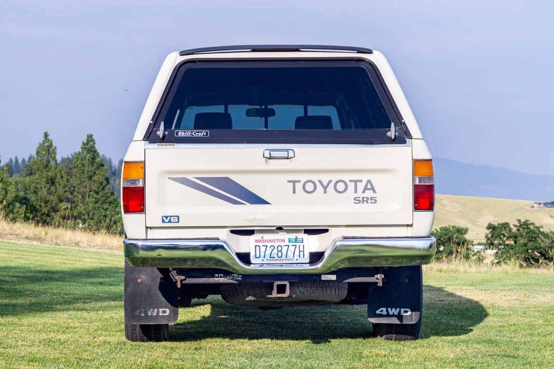 1990 Toyota - Image 5 of 31