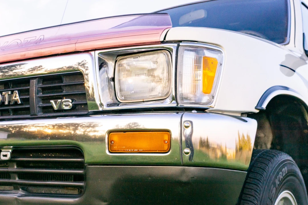 1990 Toyota - Image 13 of 31