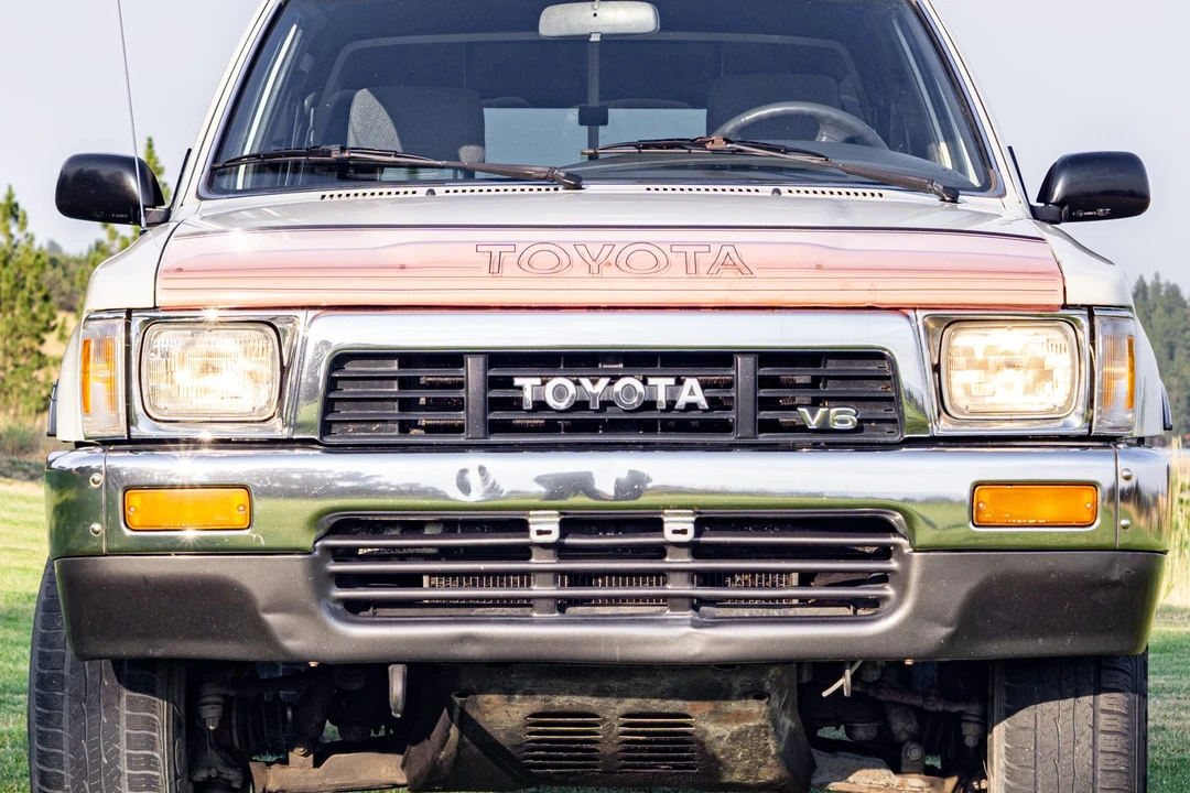 1990 Toyota - Image 9 of 31