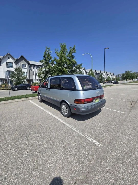 1990 Toyota Previa/Estima - Image 3 of 6