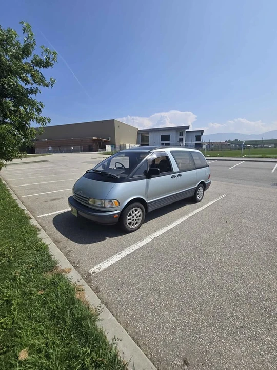 1990 Toyota Previa/Estima - Image 2 of 6
