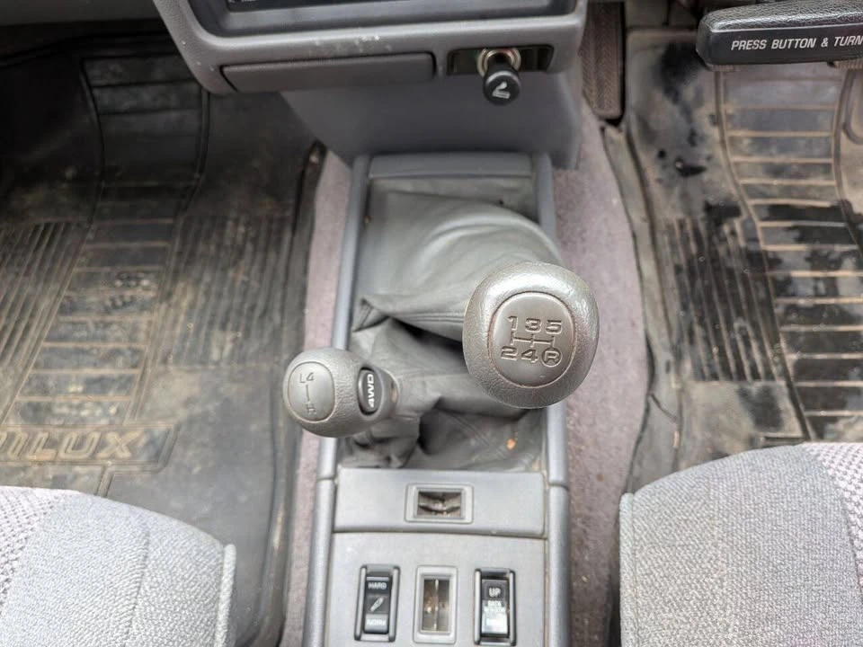 1990 Toyota 4Runner 2nd Gen - Image 9 of 18