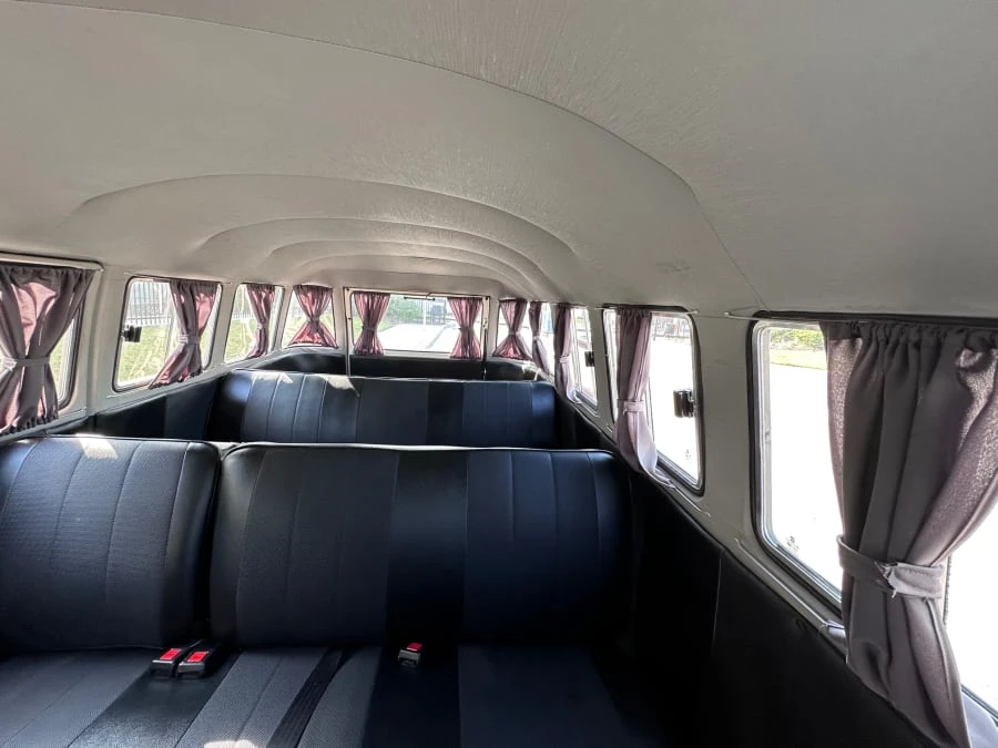 1990 Volkswagen Bay-Window Bus - Image 4 of 5