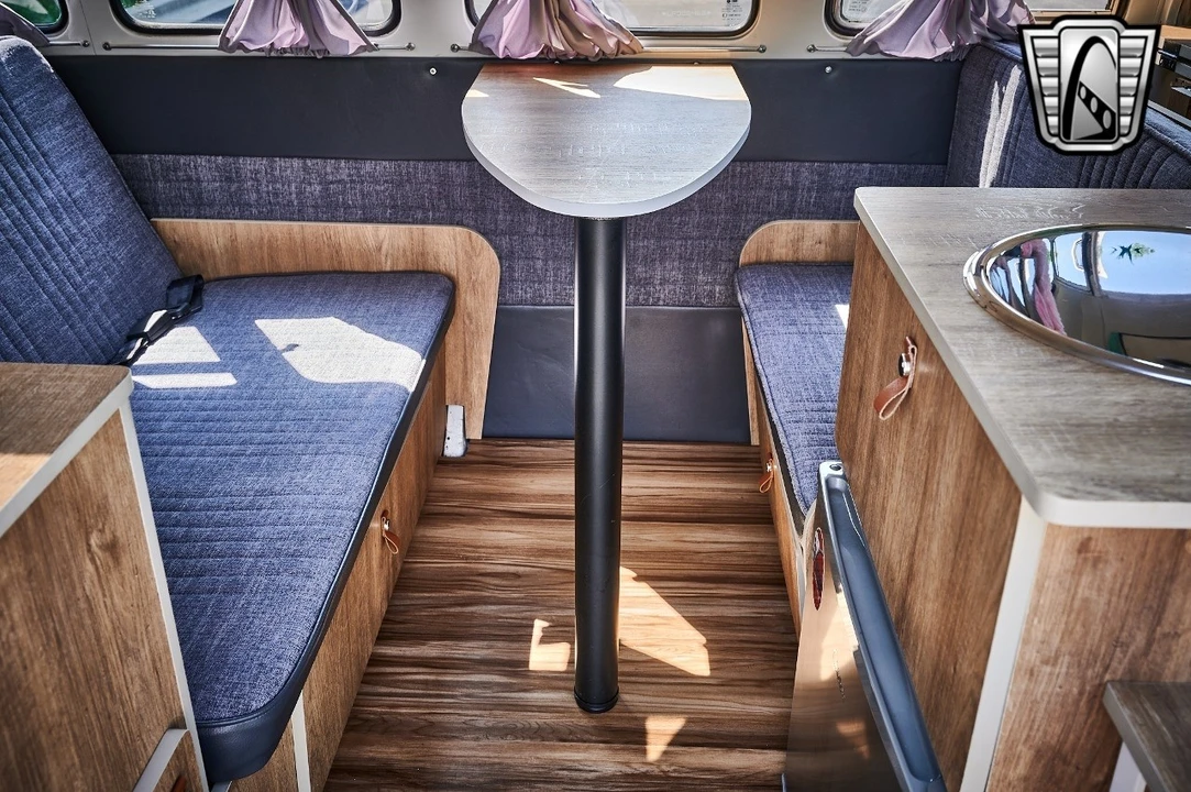 1990 Volkswagen EuroVan - Image 20 of 21