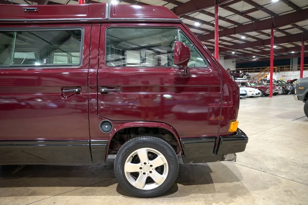 1990 Volkswagen EuroVan - Image 11 of 12