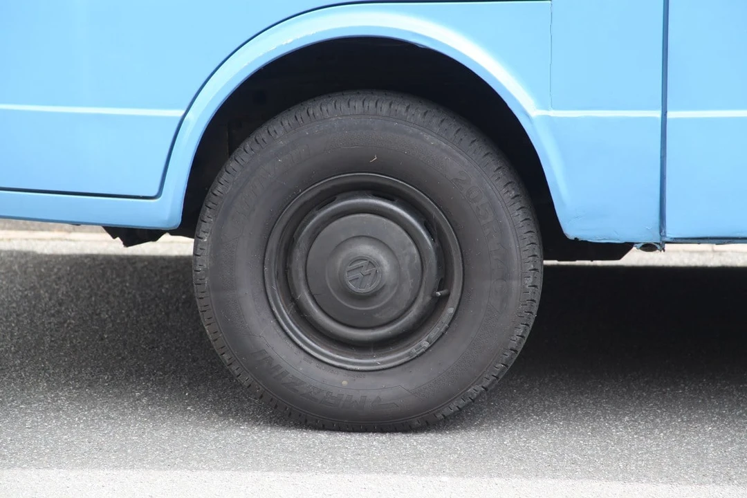1990 Volkswagen EuroVan - Image 27 of 30