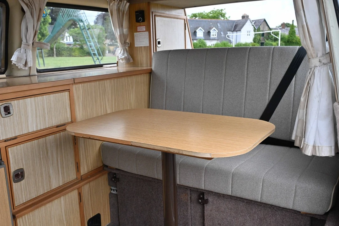 1990 Volkswagen Vanagon - Image 7 of 30