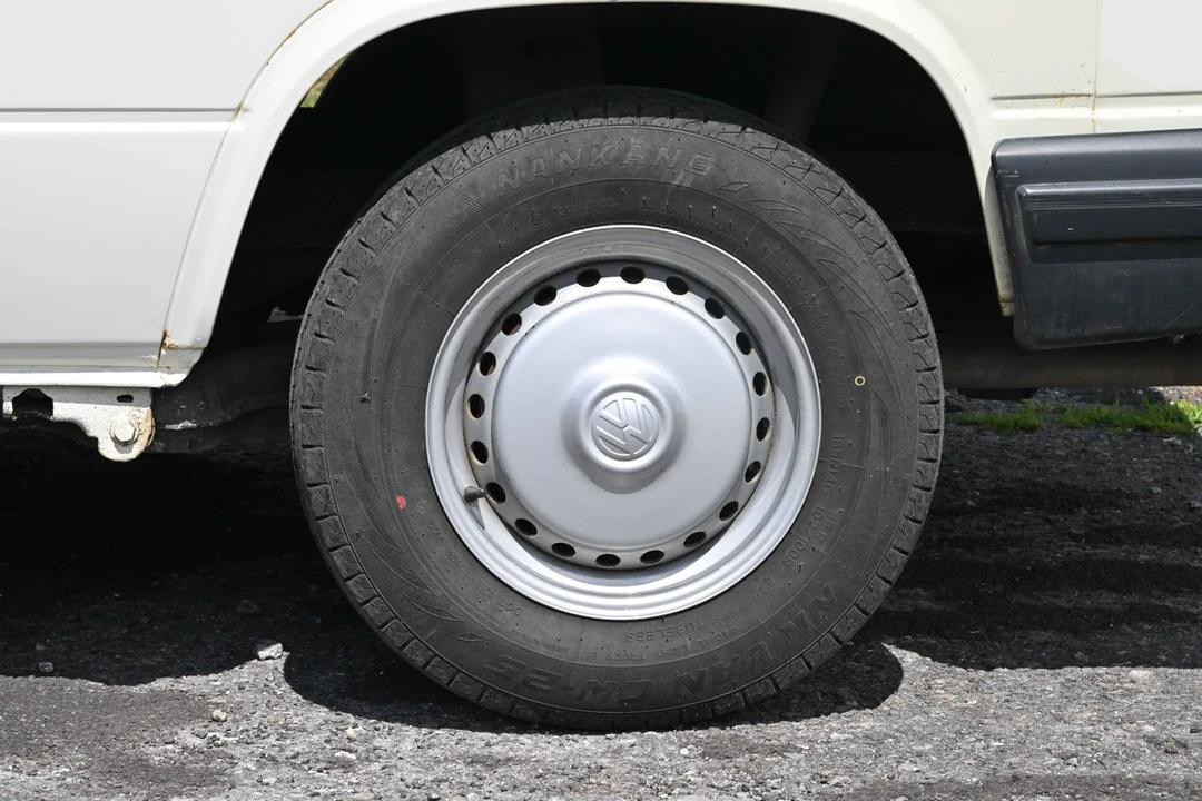 1990 Volkswagen Vanagon - Image 29 of 30