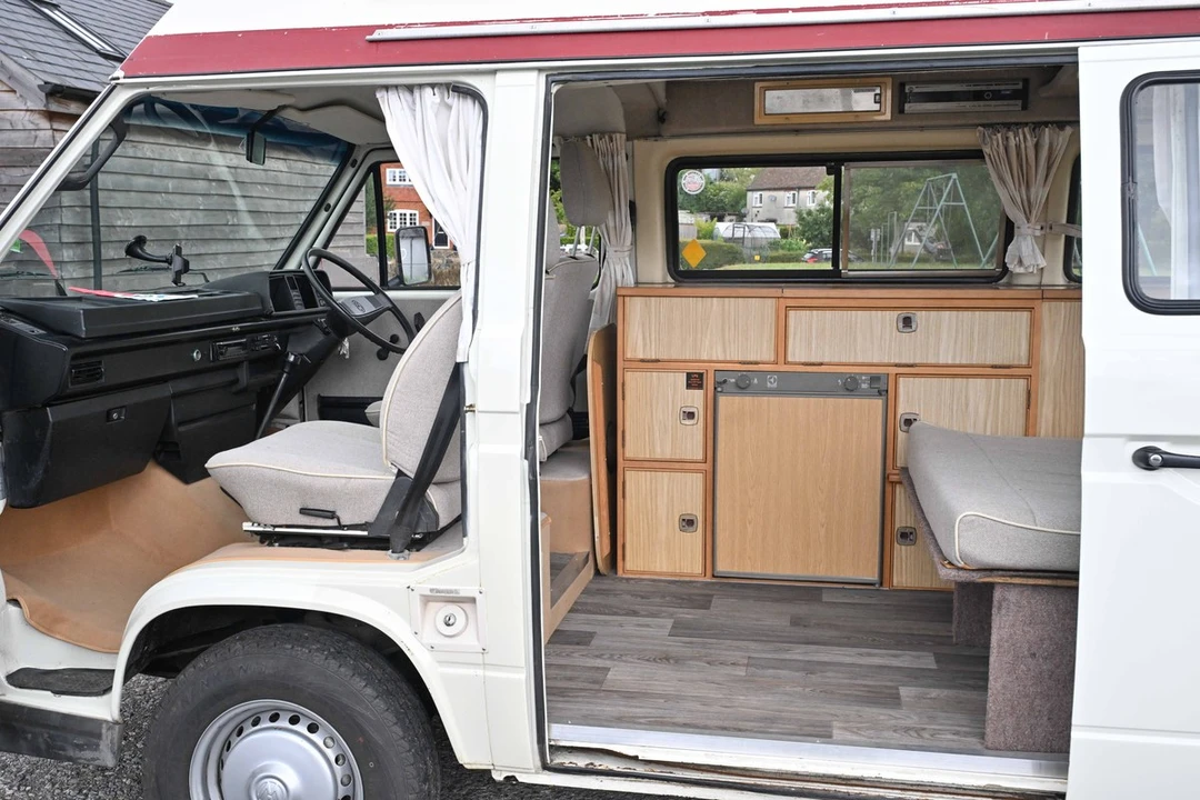 1990 Volkswagen Vanagon - Image 9 of 30