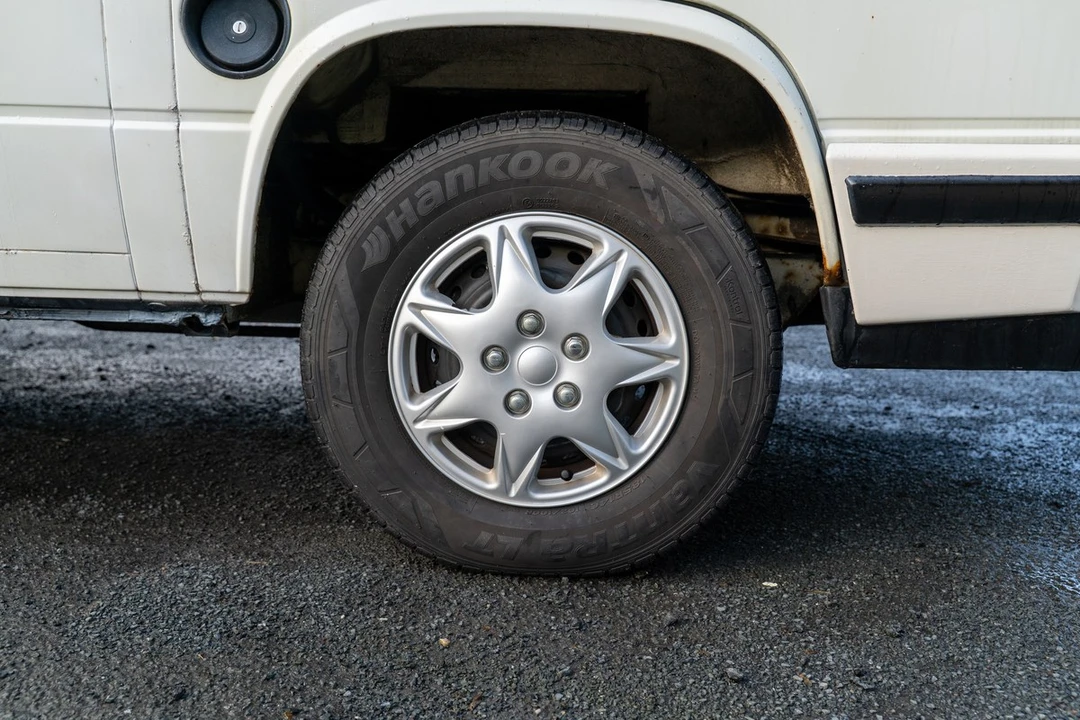 1990 Volkswagen Vanagon - Image 14 of 30