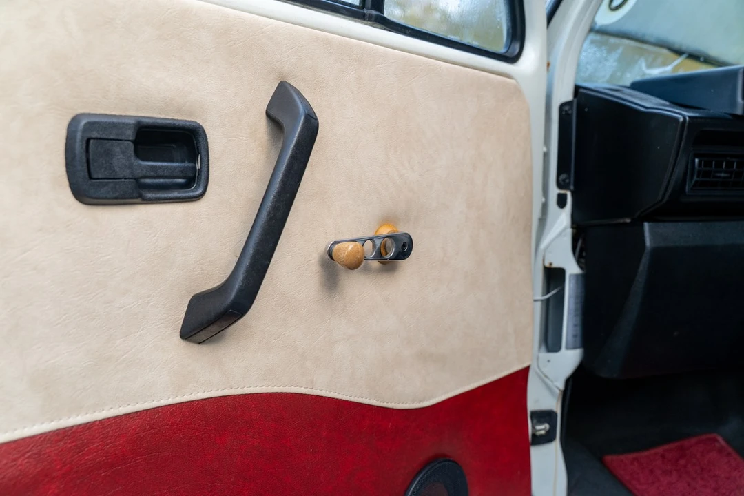 1990 Volkswagen Vanagon - Image 18 of 30
