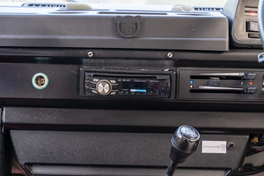 1990 Volkswagen Vanagon - Image 27 of 30