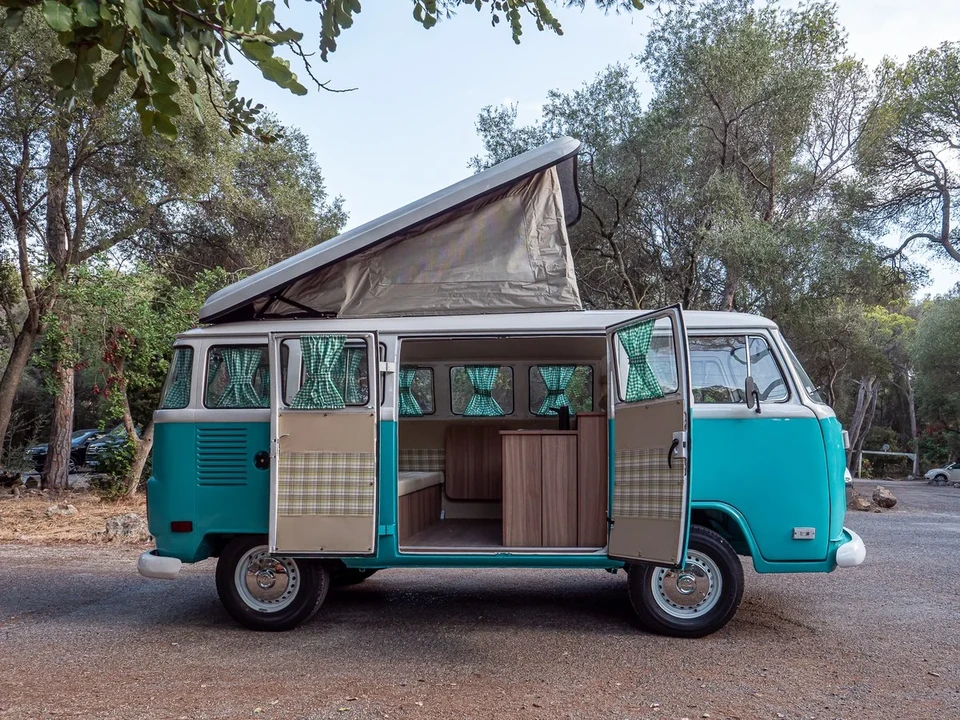 1990 Volkswagen Vanagon - Image 8 of 31