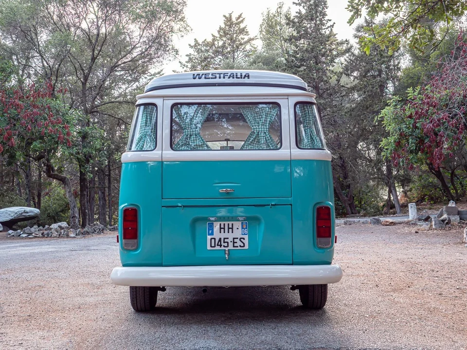 1990 Volkswagen Vanagon - Image 15 of 31