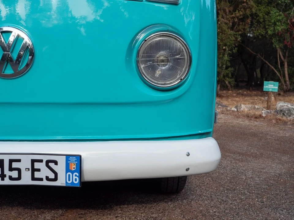1990 Volkswagen Vanagon - Image 24 of 31