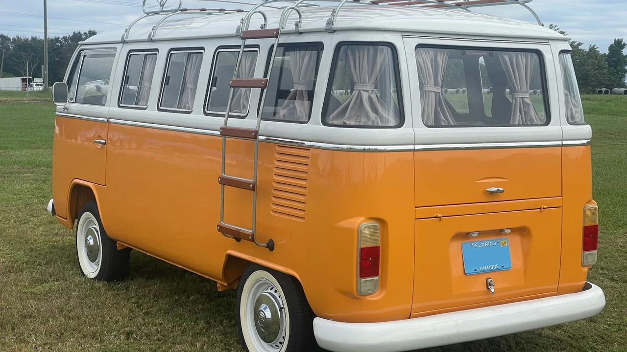 1990 Volkswagen Vanagon - Image 12 of 13