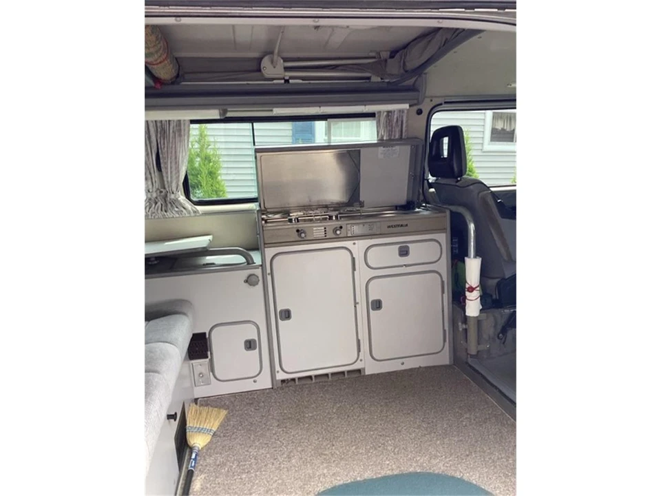 1990 Volkswagen Vanagon - Image 14 of 17