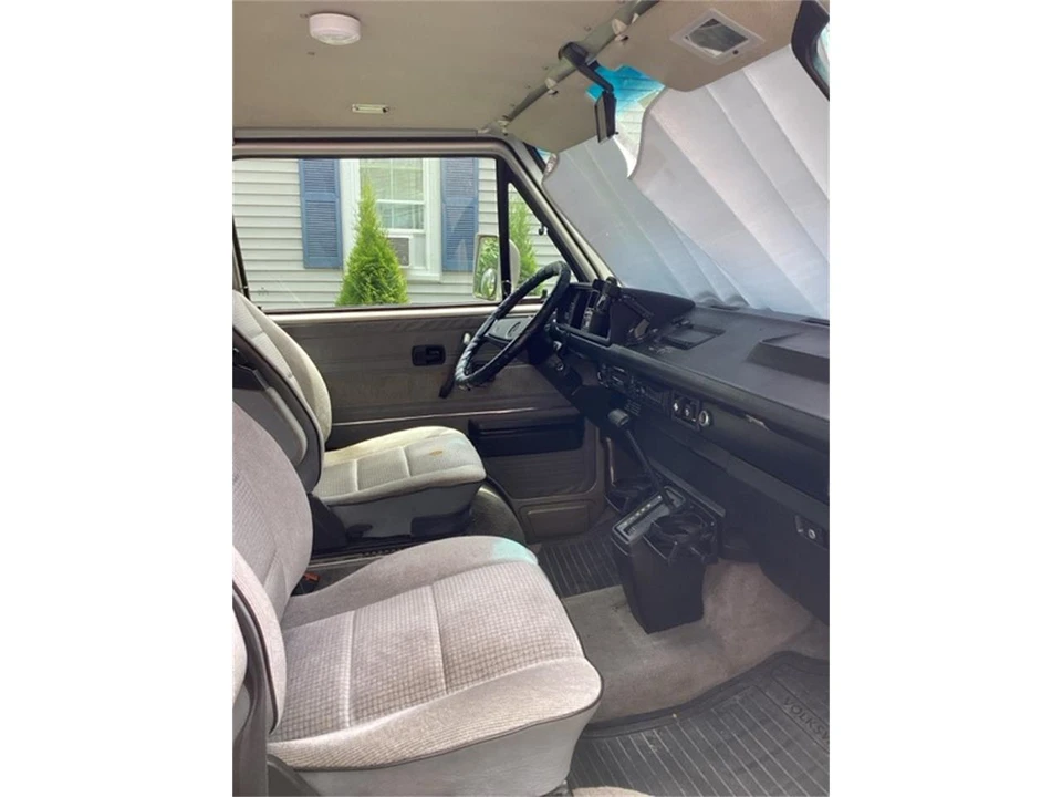 1990 Volkswagen Vanagon - Image 13 of 17